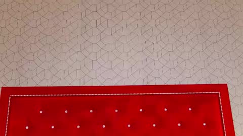 Elsa Jean online show from October 28, 5:13 am