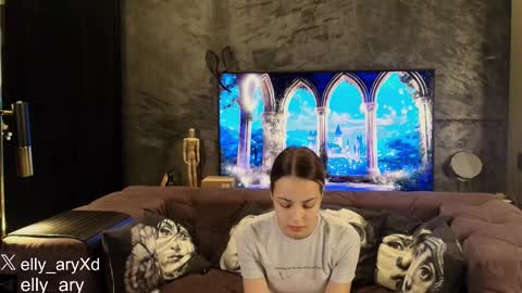 elly_ary online show from February 4, 9:40 pm