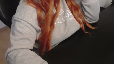 Elly online show from January 11, 1:49 pm