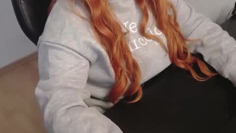 Elly online show from January 6, 1:37 pm