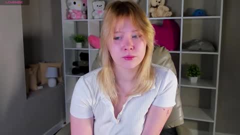 Snapshot of ellya_castro chatting on September 15, 12:30 am ellya_castro online show from September 15, 12:30 am