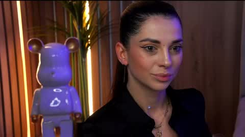 Elly online show from April 25, 4:26 pm