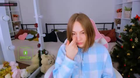 elma_lily online show from January 10, 8:08 am