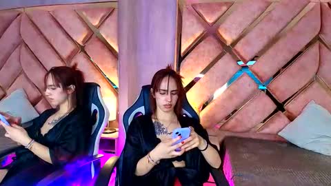 Elodie  online show from April 23, 12:29 pm