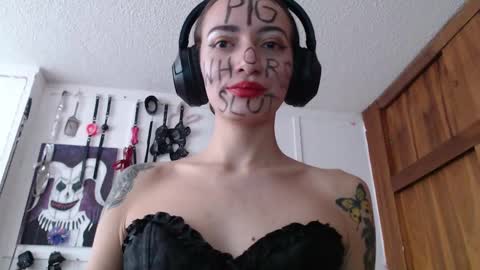 Snapshot of eloise_brown_ chatting on January 8, 9:55 pm Chelsea Please help me to reach 100 thumbs up online show from January 8, 9:55 pm