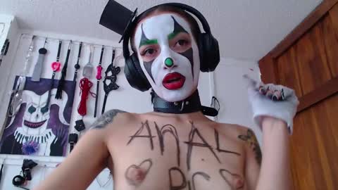 Snapshot of eloise_brown_ chatting on March 2, 5:31 pm Chelsea Please help me to reach 100 thumbs up online show from March 2, 5:31 pm
