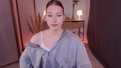  ELOISE  online show from September 19, 5:01 pm