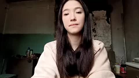 Elara online show from June 14, 2:24 am