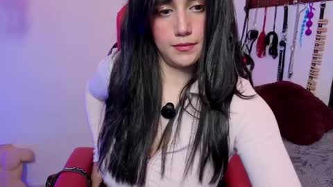 elowen_halley1 online show from April 15, 7:58 pm