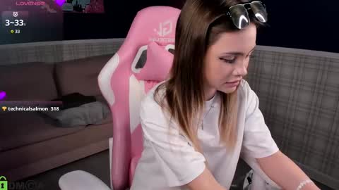 Snapshot of elsa_carterr chatting on October 9, 9:24 am elsa_carterr online show from October 9, 9:24 am