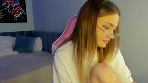 Snapshot of elsa_carterr chatting on October 14, 9:12 am elsa_carterr online show from October 14, 9:12 am