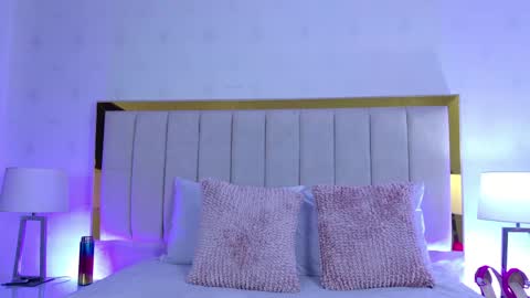 Isabela Martinez online show from April 21, 3:24 am