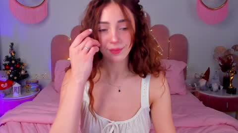 Snapshot of elsa_xo chatting on December 22, 8:25 pm Michelle online show from December 22, 8:25 pm