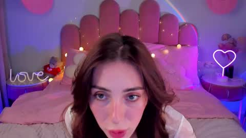 Snapshot of elsa_xo chatting on February 19, 8:31 pm Michelle online show from February 19, 8:31 pm
