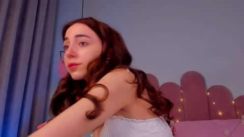 Snapshot of elsa_xo chatting on December 14, 5:29 am Michelle online show from December 14, 5:29 am
