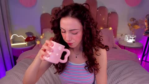 Snapshot of elsa_xo chatting on February 1, 8:26 pm Michelle online show from February 1, 8:26 pm