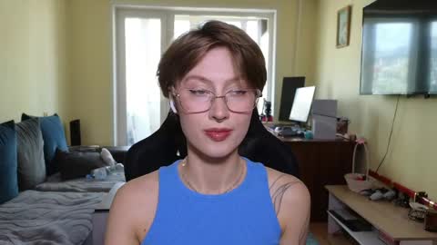 elsaangel online show from May 7, 7:45 am