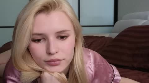 Snapshot of elsafawn chatting on September 17, 12:14 pm elsa online show from September 17, 12:14 pm