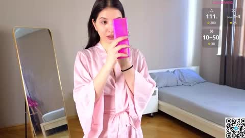 Elizabeth online show from February 25, 7:52 am