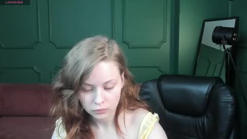 Erica  online show from April 26, 1:42 pm