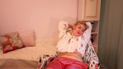 Elvira online show from January 19, 9:16 am