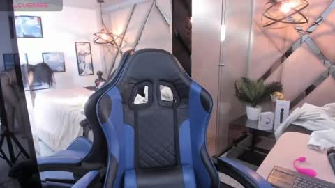 --- Ely--- online show from April 23, 9:39 pm