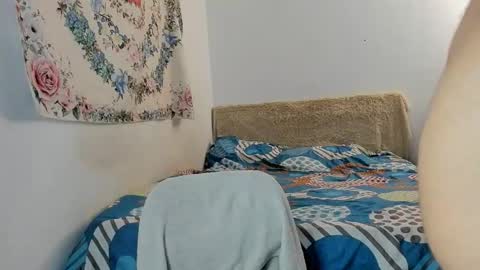 Snapshot of ely_slim chatting on October 26, 1:45 am Elizabeth online show from October 26, 1:45 am