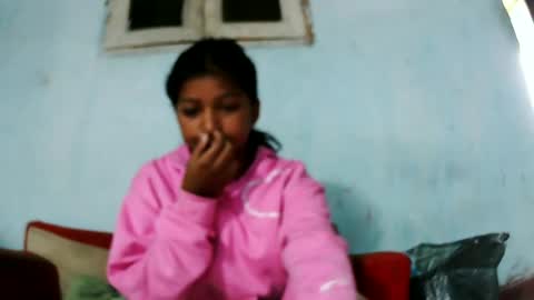 elynah195043 online show from June 15, 6:02 am