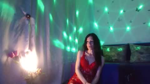 Elisa online show from April 23, 6:10 pm