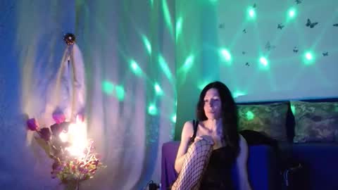 Elisa online show from March 23, 7:09 pm