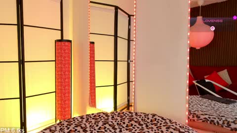 Elysia online show from April 23, 8:44 pm