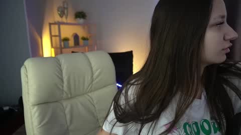 Call me Elis online show from December 12, 6:36 am