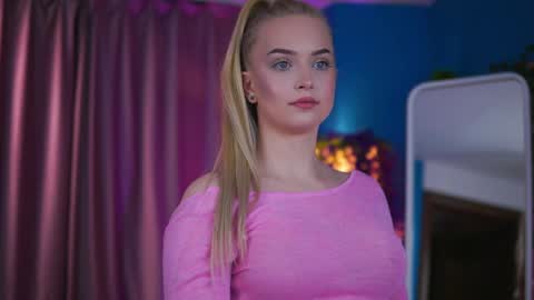 Elyssa online show from April 25, 7:11 pm