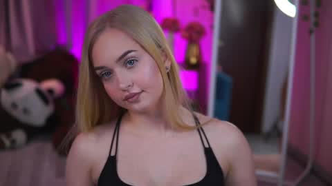 Elyssa online show from April 22, 6:38 pm