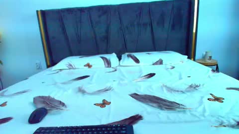 Snapshot of elyzabetth chatting on February 18, 5:53 am Ely online show from February 18, 5:53 am