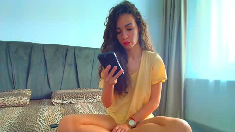 Snapshot of elyzabetth chatting on March 6, 6:41 am Ely online show from March 6, 6:41 am