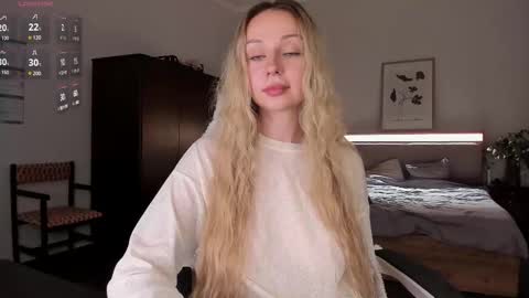 Emilie online show from September 27, 3:30 pm