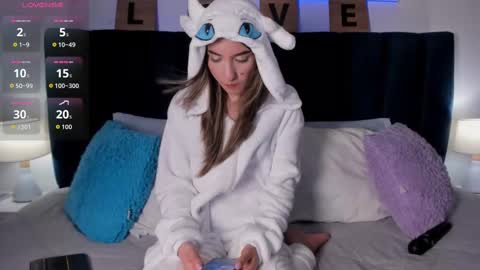Snapshot of ema_porcaroli chatting on October 14, 9:50 pm Ema online show from October 14, 9:50 pm