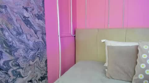 Snapshot of emelyy_carter chatting on September 22, 12:58 pm Emy online show from September 22, 12:58 pm