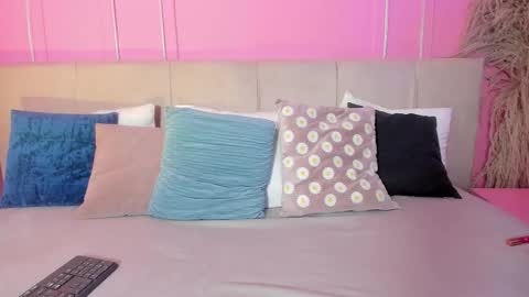 Snapshot of emelyy_carter chatting on October 3, 3:17 pm Emy online show from October 3, 3:17 pm