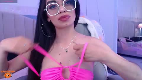 Snapshot of emerald_gh chatting on October 3, 11:21 pm Danna online show from October 3, 11:21 pm