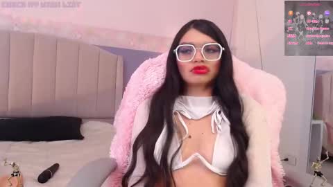 Snapshot of emerald_gh chatting on October 18, 3:53 am Danna online show from October 18, 3:53 am