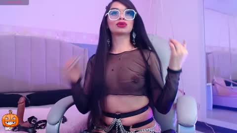 Snapshot of emerald_gh chatting on October 4, 11:42 pm Danna online show from October 4, 11:42 pm