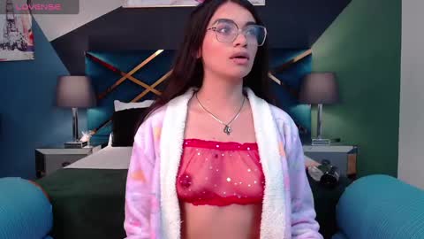 Snapshot of emerald_gh chatting on March 2, 3:02 am Danna online show from March 2, 3:02 am