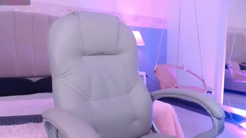 Snapshot of emerald_gh chatting on September 24, 12:53 am Danna online show from September 24, 12:53 am