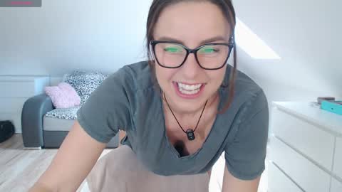 just me online show from April 9, 8:53 am