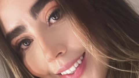 emi_royse online show from April 25, 6:27 pm