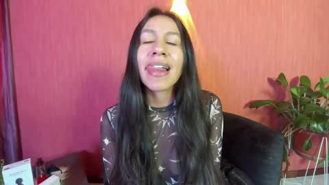 Emilia Gomez online show from May 11, 2:45 pm