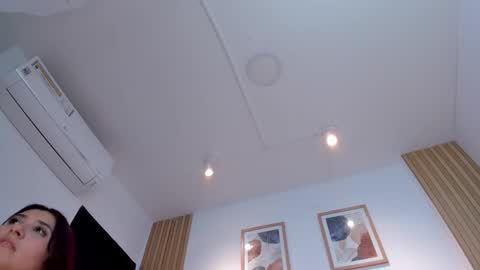 Emiily  online show from January 16, 3:52 pm