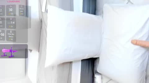 EMILY ROBERTS online show from February 4, 7:39 pm